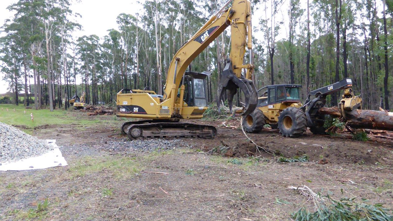 320D-Excavator-and-Skidder