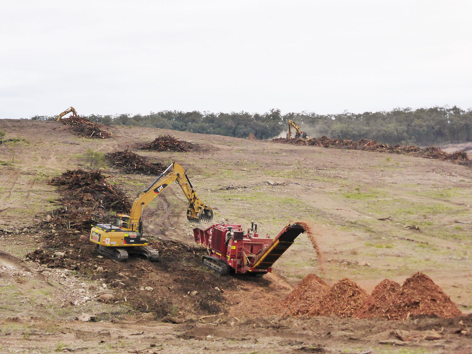 4600-Morbark-1050-HP-Horizontal-Ginder